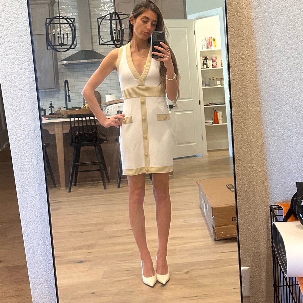 L’agence tamari sleeveless dress white/beige/gold buttons: size XS